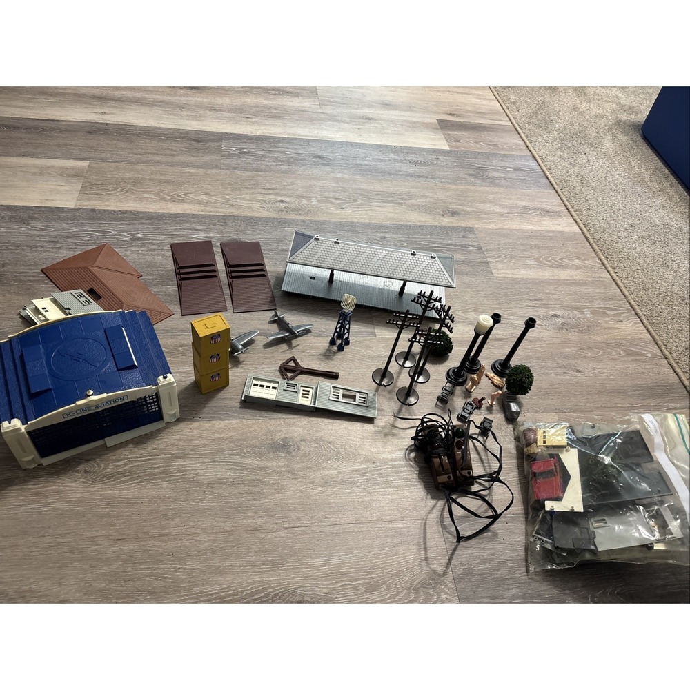 VTG K-Line O Scale Layout Building Accessories Lot K-4021 Hangar Station Switch
